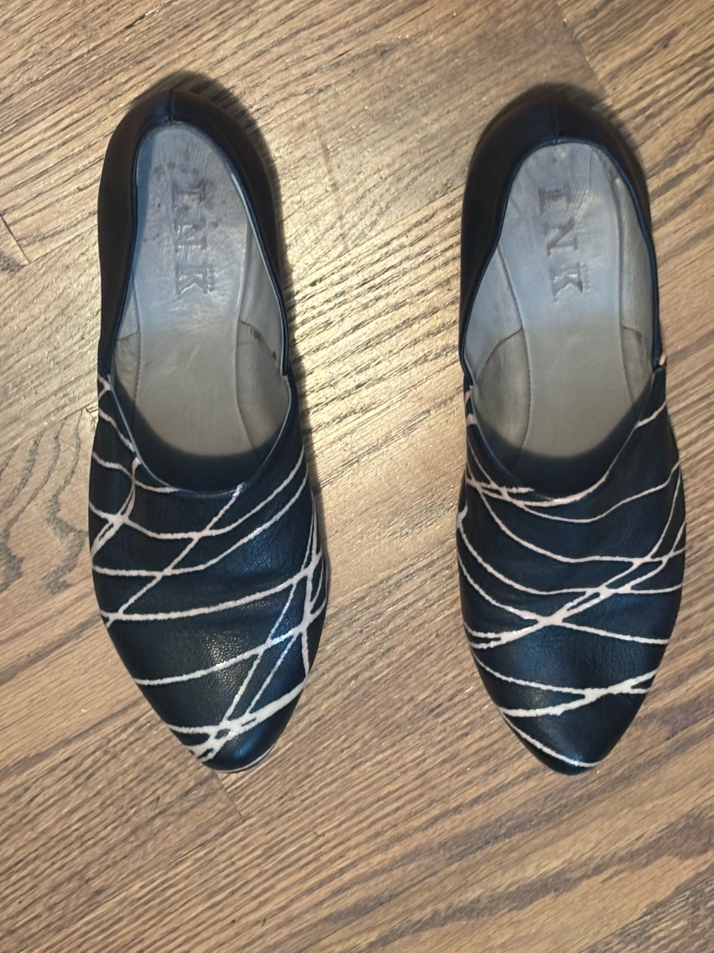 I.N.K. Italy Black Leather Abstract Hand Painted Scribble Pointed Toe Flats 37.5